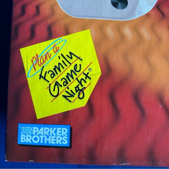 Yahtzee Classic Dice Game (2005) From Parker Brothers - Complete Set - Picture 3 of 8